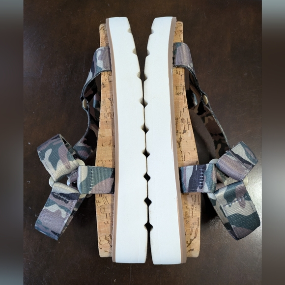 Esprit Shoes - Esprit Camouflage Cork Platform Sandals. Size 8.